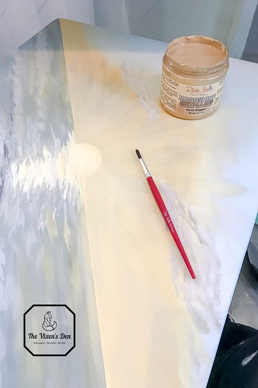 adding gold metallic accents to the table top